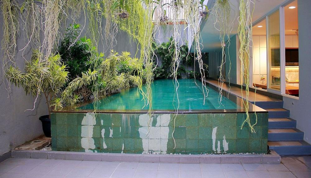 Zen Rooms Patra Kuningan Syariah Cakarta Dış mekan fotoğraf